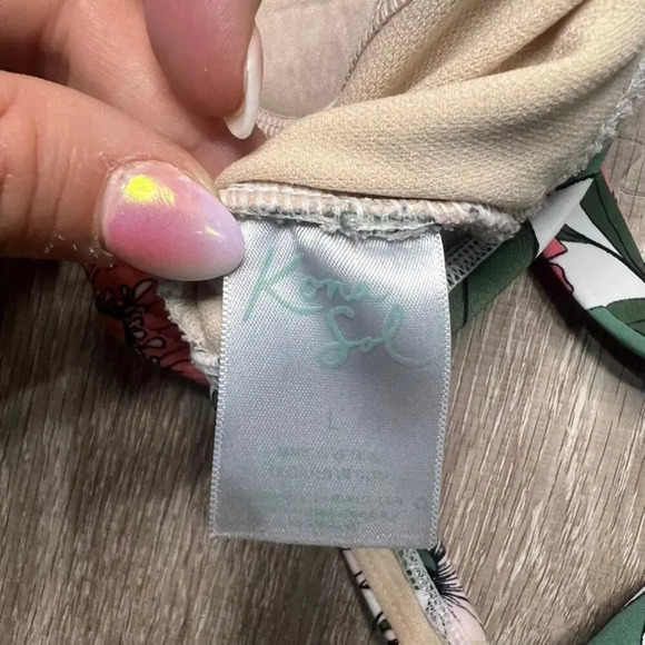 Kona Sol Women's Floral Twist-Front One-Piece Swimsuit Size Large - Picture 3 of 4